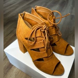 BAMBOO Lace Up Cognac Heels Size 6.5